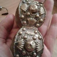 Antico bracciale rigido etnico cesellato a mano