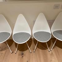 4 Sedie Fritz Hansen Drop Chair con cuscini