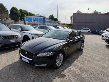 JAGUAR XF 2.0 D 180 CV aut. Pure
