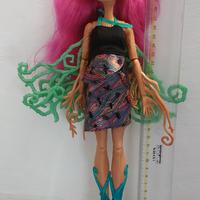 Monster high 35 cm.