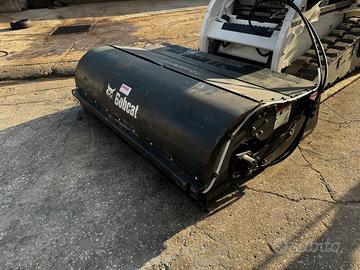 Benna spazzatrice bobcat sweeper 84 larghezza 220