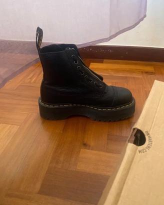 Dr Martens Scarpa Sinclaire Zip