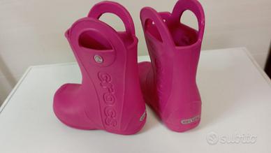 Stivali di gomma Crocs per bambini.