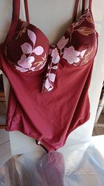Costume da bagno donna.