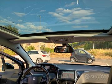 Peugeot 208 1.6 blu HDI 120 Cv gt line