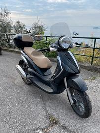 Beverly Tourer 300 anno 2009 km 9821 gomme nuove