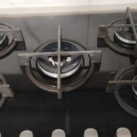piano cottura 5 fuochi vetro nero gas metano GPL 