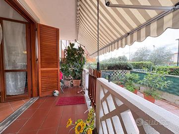 CASA SEMINDIPENDENTE A MASSA