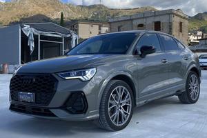 Audi Q3 SPB S Line interno ed esterno 2.0 TDI...