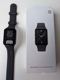 Xiaomi Smart Band 8 Pro con accessori 