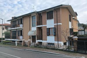 Villa o villino Peschiera del Garda [P 30.25VRG]