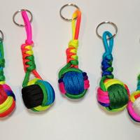 portachiavi artigianali pallina arcobaleno 