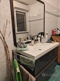 2 mobiletti per bagno, specchio incluso