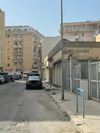 Ampio Locale commerciale Brindisi Cappuccini