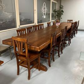 Lungo tavolo in legno massiccio 590x100 con sedie