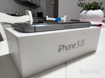 APPLE iPhone 5S 16GB Space Gray