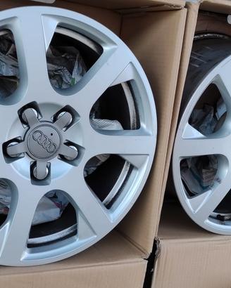 cerchi in lega Audi q5 da 17 originali.