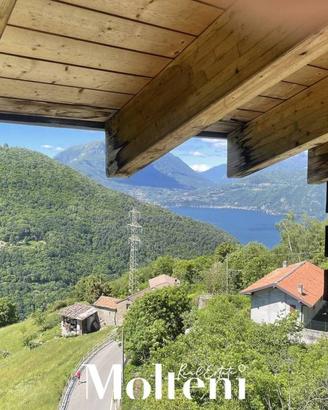 Attico / Mansarda di 73 m² con 2 locali a Bellano