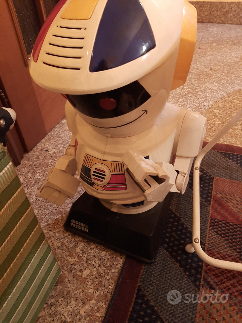 Robot emiglio anni 90 - Tutto per i bambini In vendita a Mantova