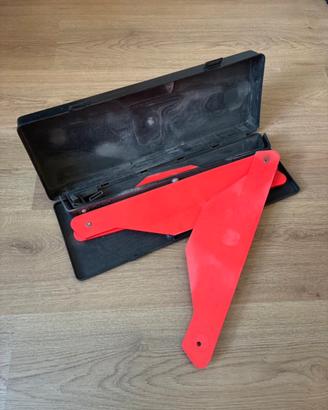Triangolo emergenza auto sicurezza