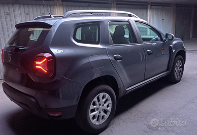 Dacia duster 100cv gpl novembre 2022 km 17000