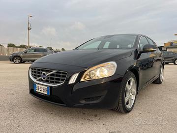VOLVO V60 2.0 D3 GEARTRONIC FULL MY13 95800KMMM