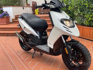Scooter Piaggio New Typhoon 50