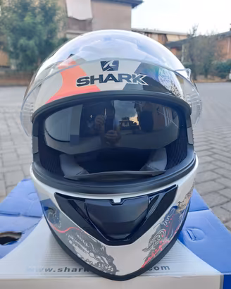 Casco moto shark.