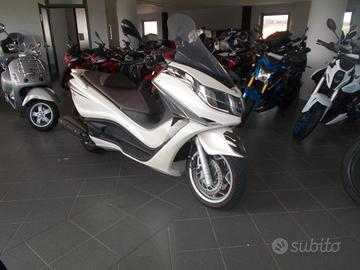Piaggio X 10 .