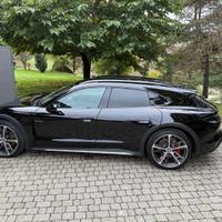 Porsche Taycan 4 cross turismo