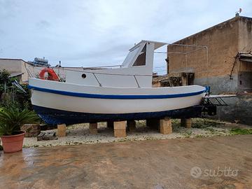 ex scialuppa in vetroresina 