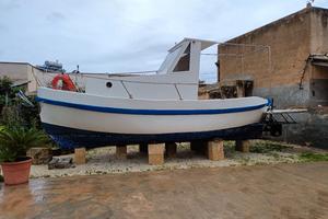 ex scialuppa in vetroresina 