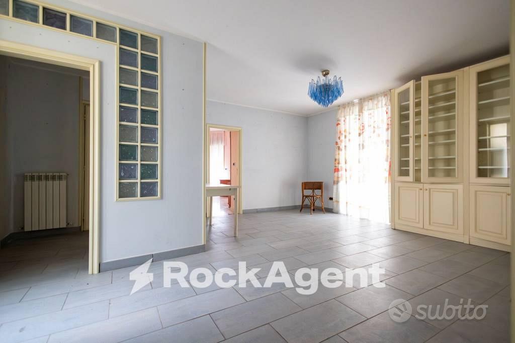 Appartamento di 135 m² con 4 locali a Catanzaro