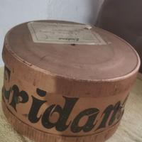 Vecchia scatola per panettone