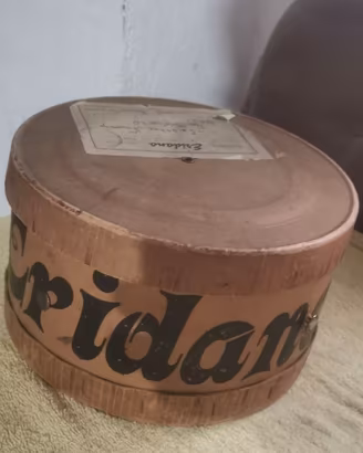 Vecchia scatola per panettone