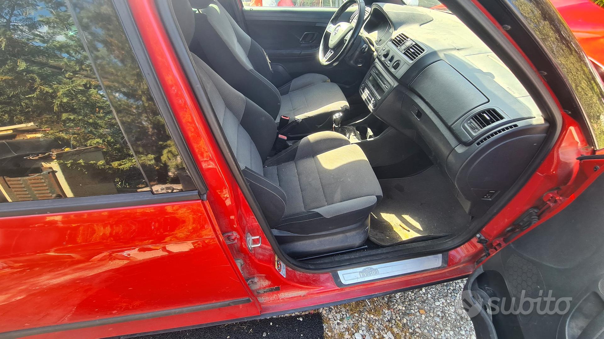 Skoda Fabia 2012 photo 5