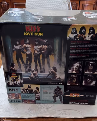 kiss love gun diorama box