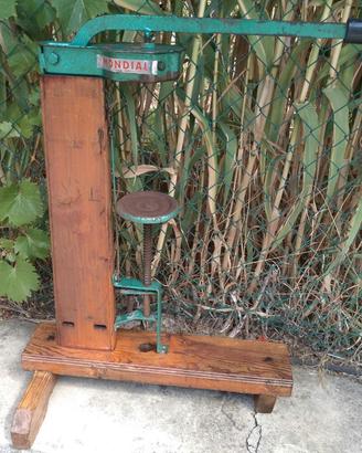 imbottigliatrice d’epoca  Tappatrice Mondial