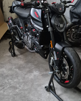 Ducati monster 937 +