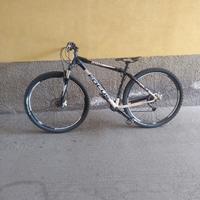 Focus Black forest 29 mtb tratt.