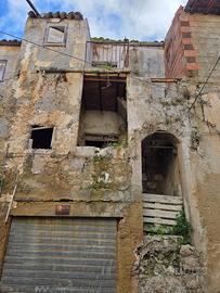 Si regala casa da ristrutturare