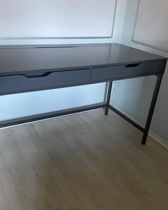 Scrivania Alex 132 cm x 58 cm. Grigio tortora.