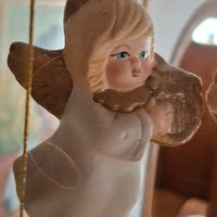 Scacciapensieri vintage con volo di angeli