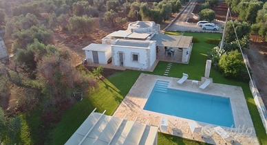 Trullo con piscina (villa intera o affittacamere)