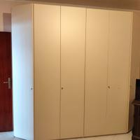 Armadio moderno quattro stagioni.