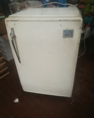 Frigo anni 60 funzionante marca singer
