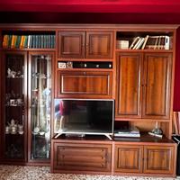 Parete attrezzata in legno