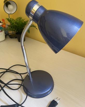 Lampada da tavolo blu