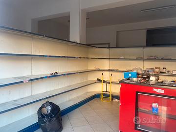 Scaffalatura per negozio, ferramenta, scarpe ecc