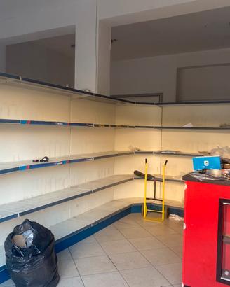 Scaffalatura per negozio, ferramenta, scarpe ecc